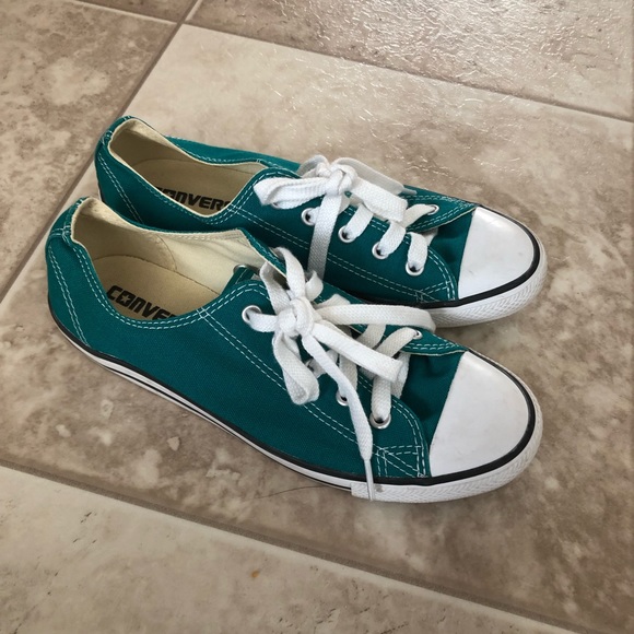 Converse Shoes - Converse Low Top Sneakers Shoes Size 6